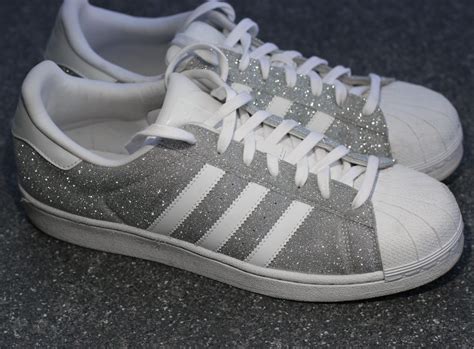 adidas damen schwarzmit silber streifen|Silberne Damen.